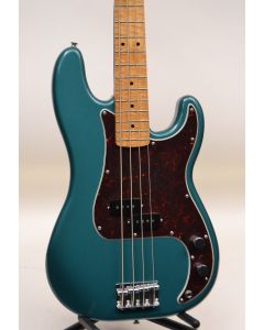 Fender Limited Edition Standard Precision Bass Ocean Turquoise