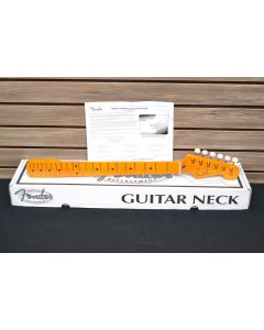 Fender Classic Series 50s Stratocaster/Strat Lacquer Neck, Soft V, Maple with Gotoh vintage tuners.