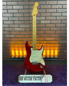 1998 Fender Deluxe Powerhouse Stratocaster, Candy Apple Red, Maple Neck, w/ Gig Bag SN1001