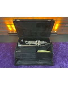 King 2055SBb Trumpet Silver Flair Series Outfit with Case and Bach Mouthpiece SN1023