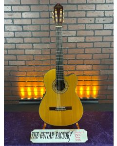 Washburn C64SCE Classical (Nylon String) Acoustic Electric Guitar w/ Hard Case. SN0310