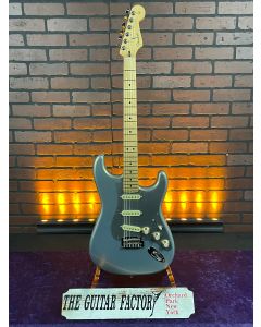 2022 Fender Chop Shop Modified Player Stratocaster SSS, Maple Fingerboard, Silver/Gold Finish, Custom Shop Pickups. w/ Hard Case SN8777