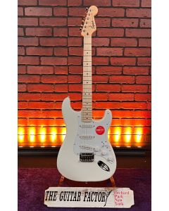 Squier Sonic Stratocaster HT, Maple Fingerboard, White Pickguard, Arctic White - Mint Store Demo - SN5942