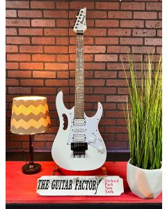 Ibanez JEMJRWH Steve Vai Signature 6-String Electric Guitar - White TGF11
