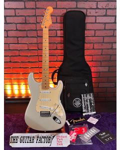 2006 Fender 60th Anniversary Standard Stratocaster, Rosewood Fingerboard, Blizzard Pearl w/ 60th Gig Bag SN0210