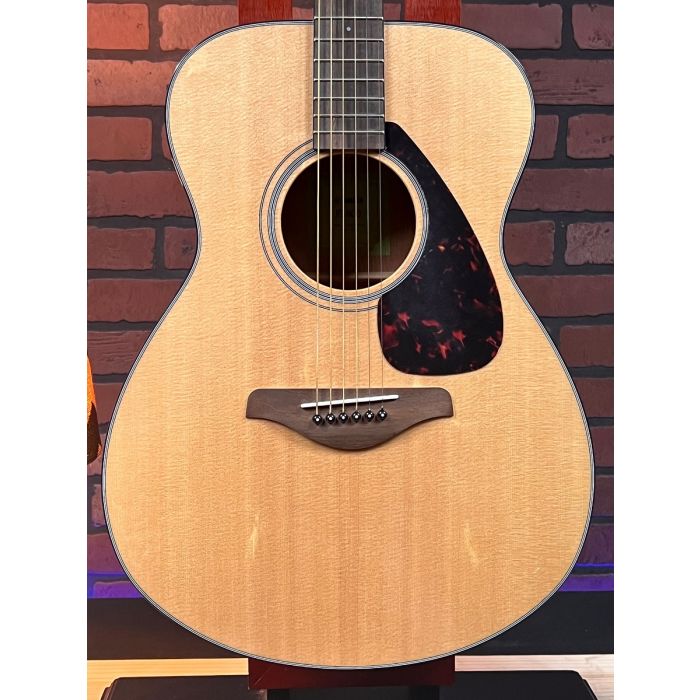 Yamaha FS800 Small Body Acoustic Guitar, Natural