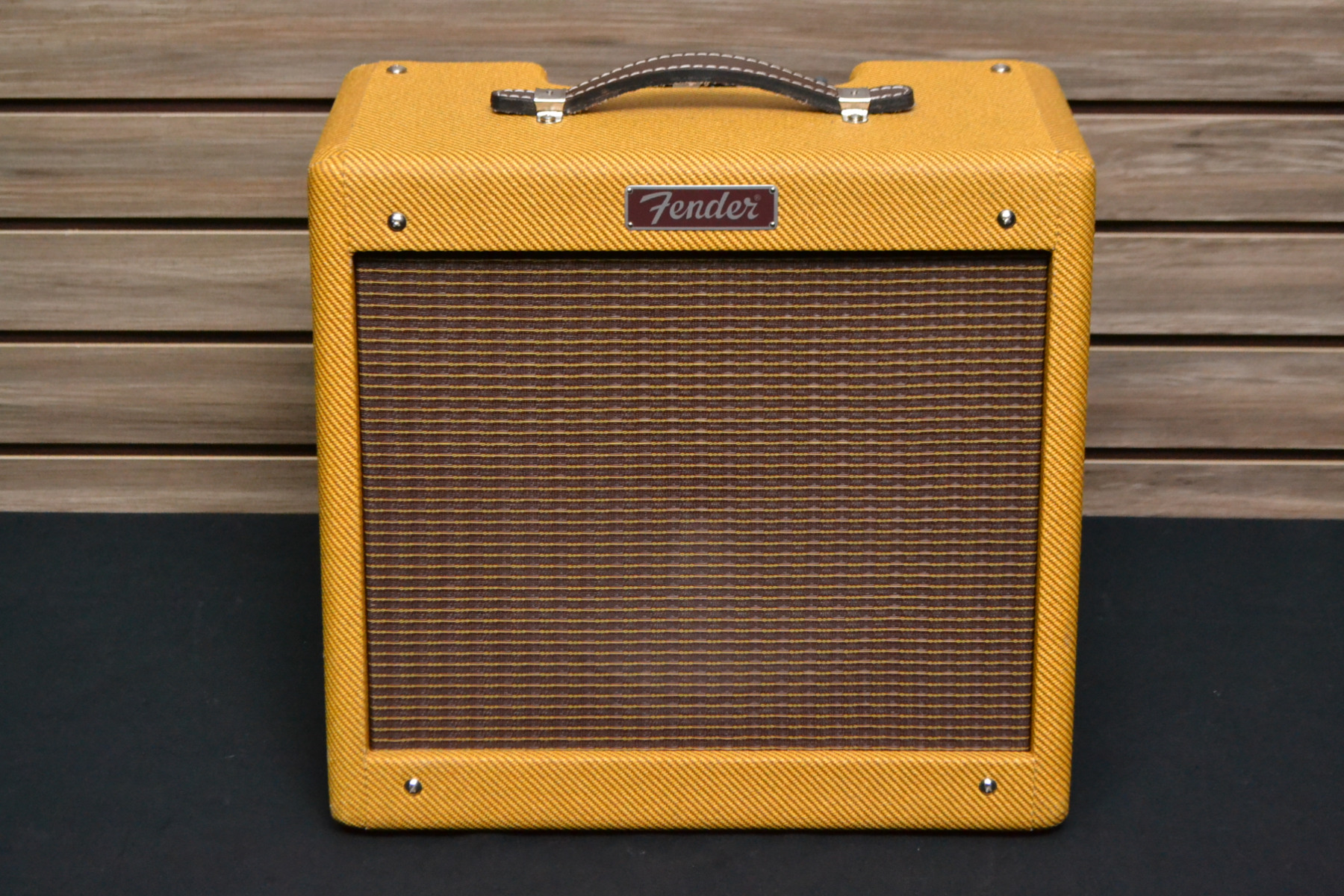 Fender Pro Junior IV 15W 1x10 Tube Guitar Combo Amplifier Lacquered ...